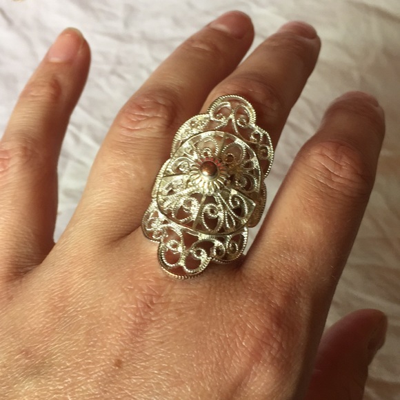 Jewelry - 💫3/$15 Silver costume ring